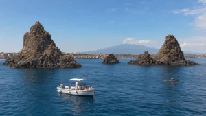 Kayak o Giro in Barca a Catania: Spiagge e Coste da Scoprire