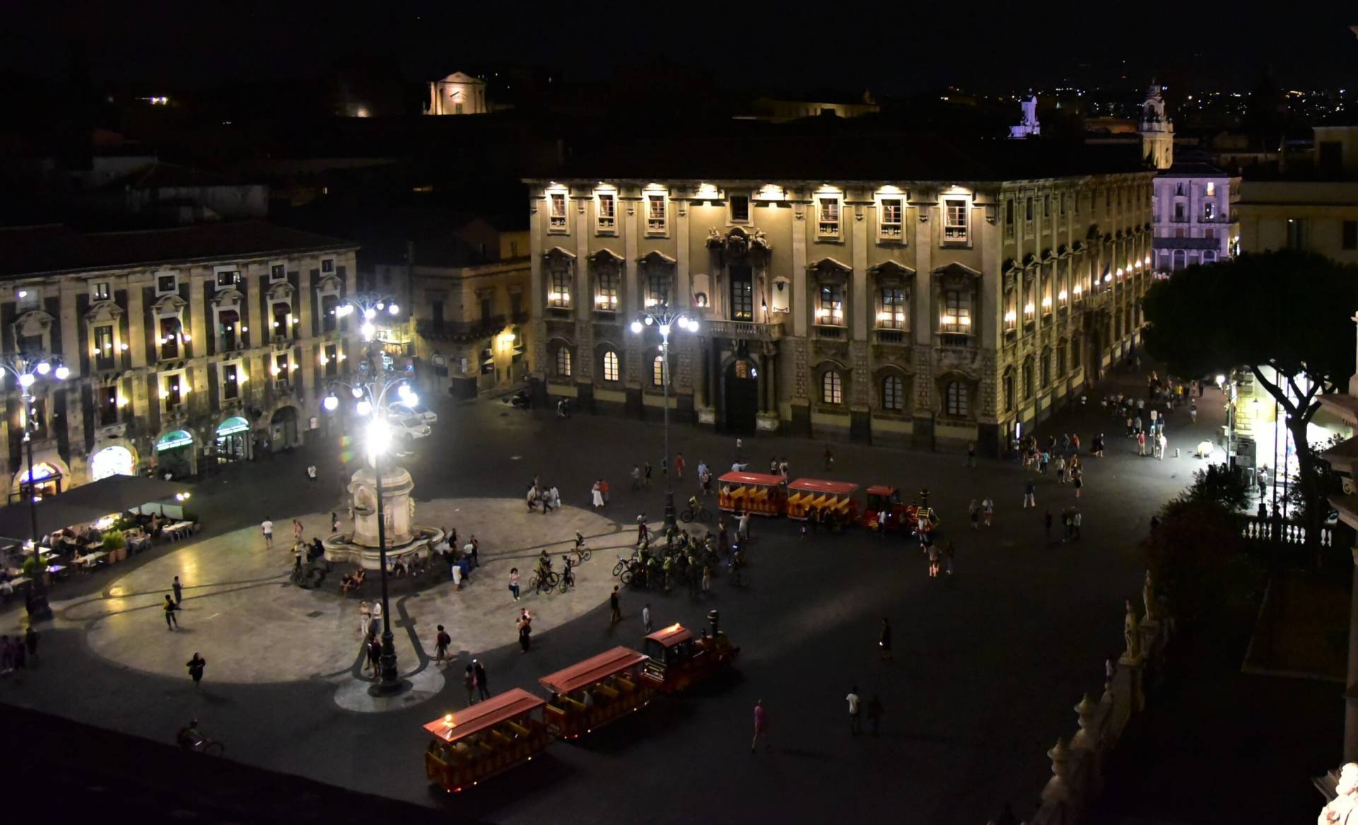 Notturna-Piazza-Duomo-Catania