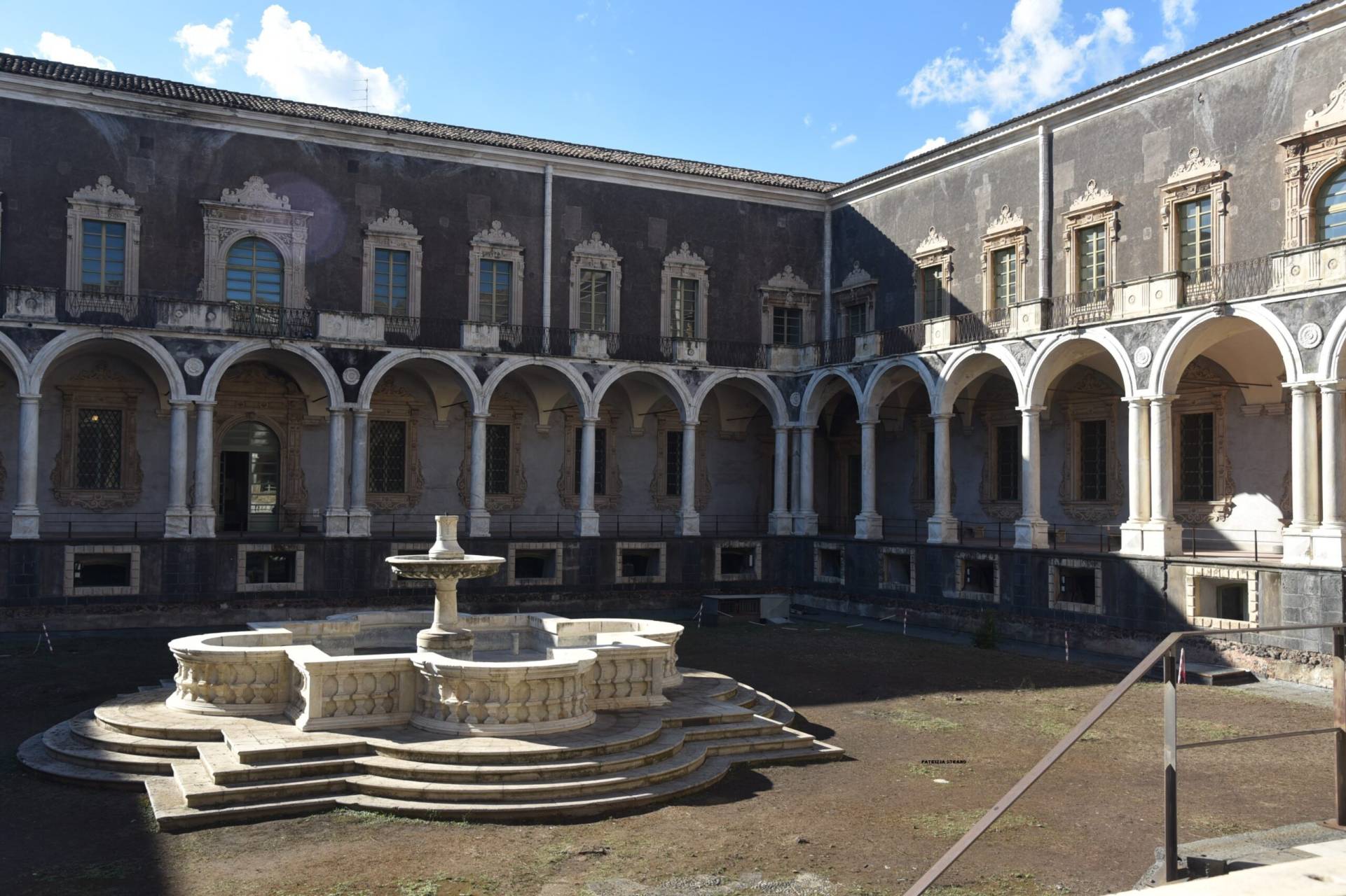 Cortile-Benedettini
